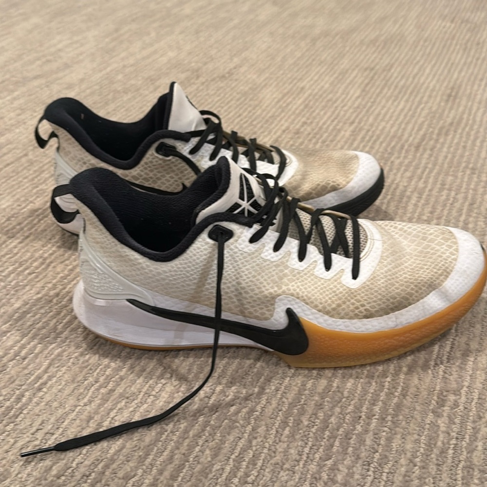 Nike Mamba Focus - White Gum Kobe size 11
